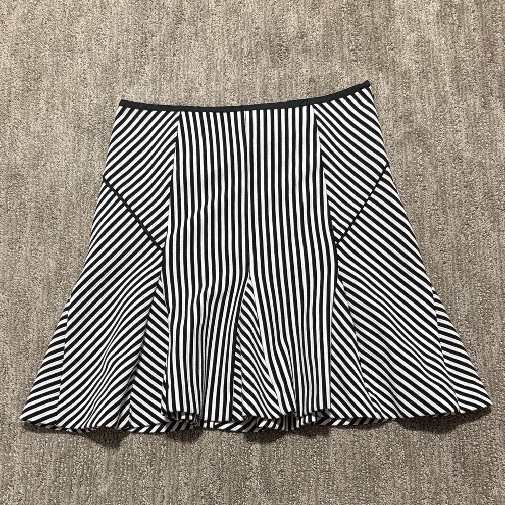 Banana Republic Black and White Striped Women's Skirt